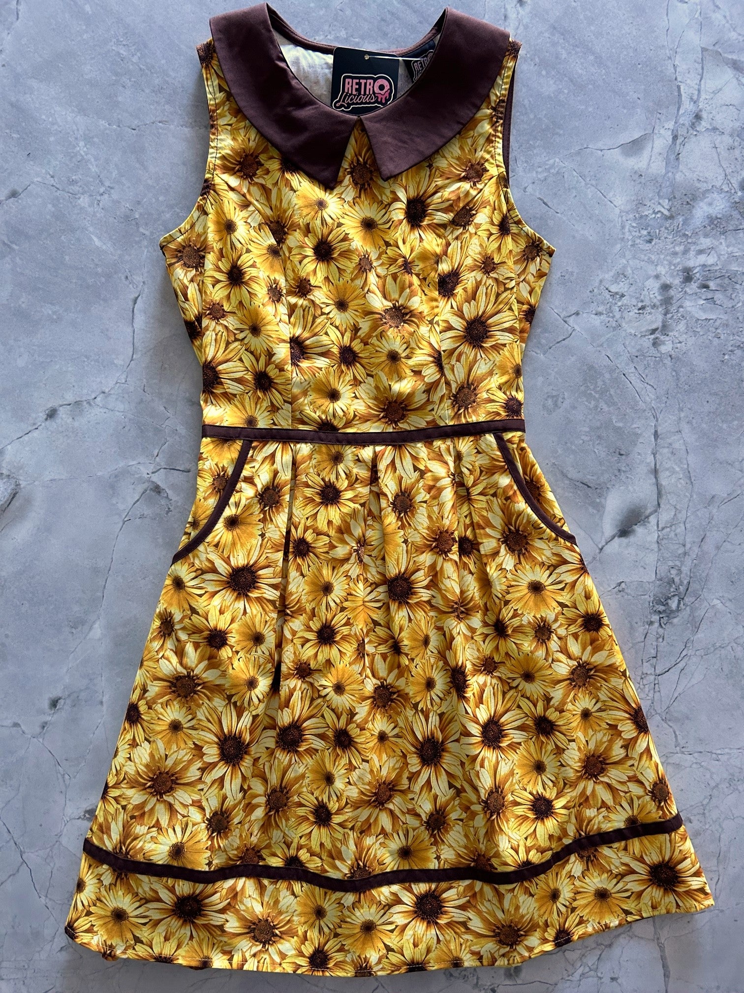 1960s collared outlet dress